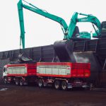 แบคโฮ kobelco sk210 ตักถ่านหิน