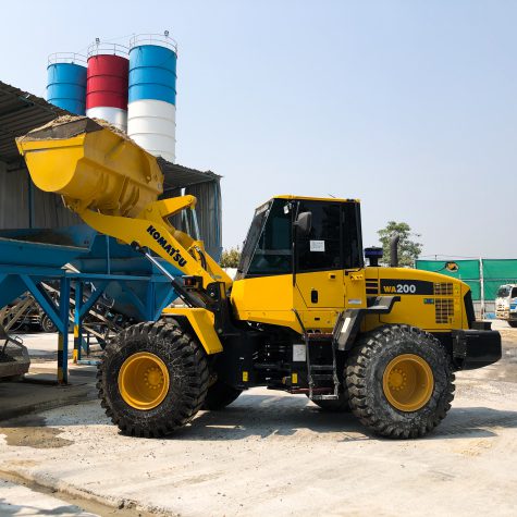 รถตัก komatsu wa200 ตักหิน ทราย แพล้นปูนบางนา